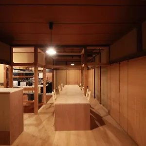 腰越小動の宿_koshigoe Koyurugi アパート
